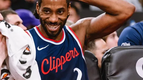 激战半场，申花0-2不敌神户，井手口阳介、山川哲史双响，阿苏埃中框神作再现！